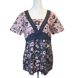 Landau Blush Pink and Grey Heart and Flower Pattern Scrub Top Women Size M
